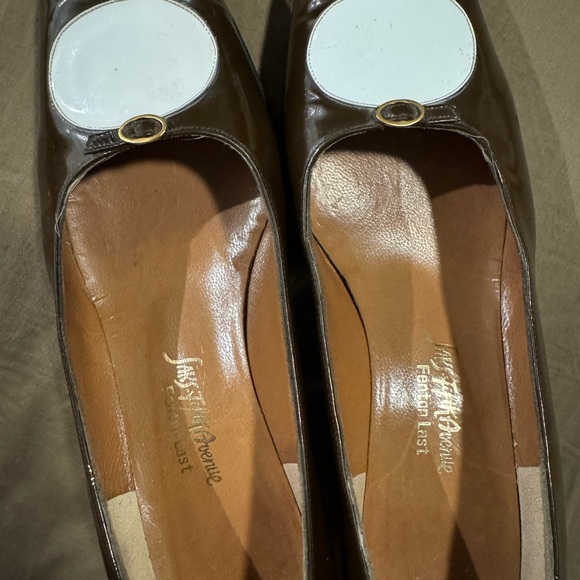 Saks 5th Avenue Vintage Fenton Last Women Shoes. - Picture 2 of 6
